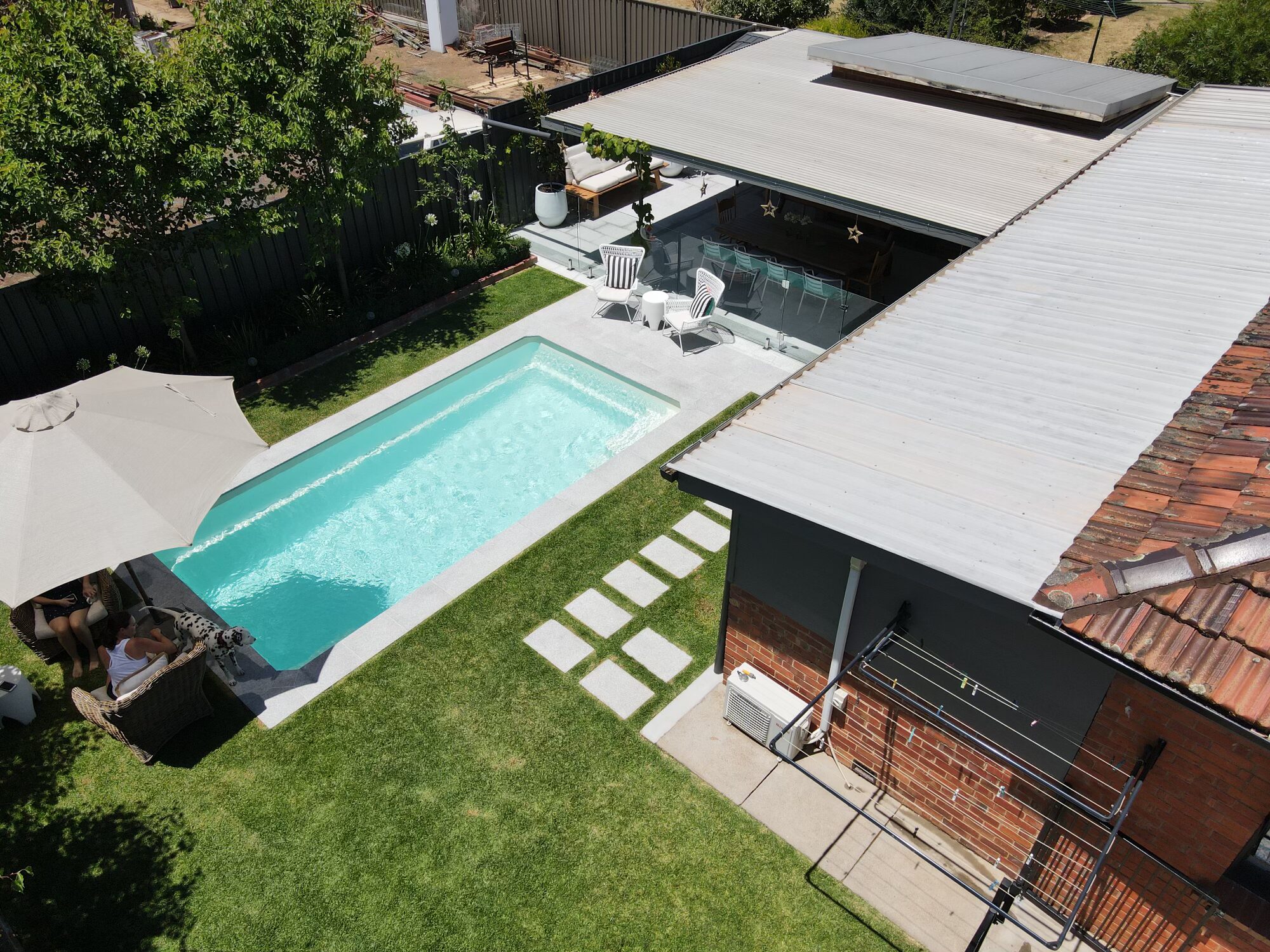 benefits of choosing fiberglass pools over concrete pools