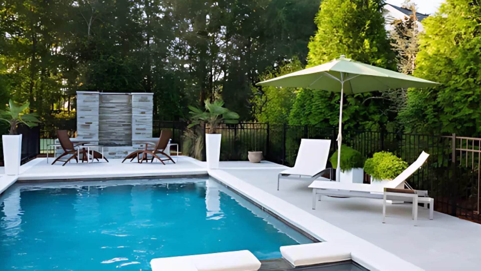 why choose fiberglass pools over concrete or vinyl in south brisbane