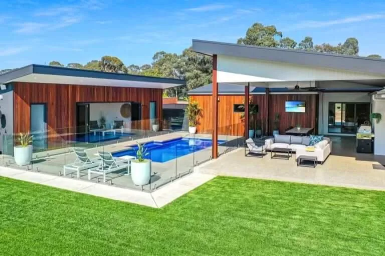 fiberglass pool advantage